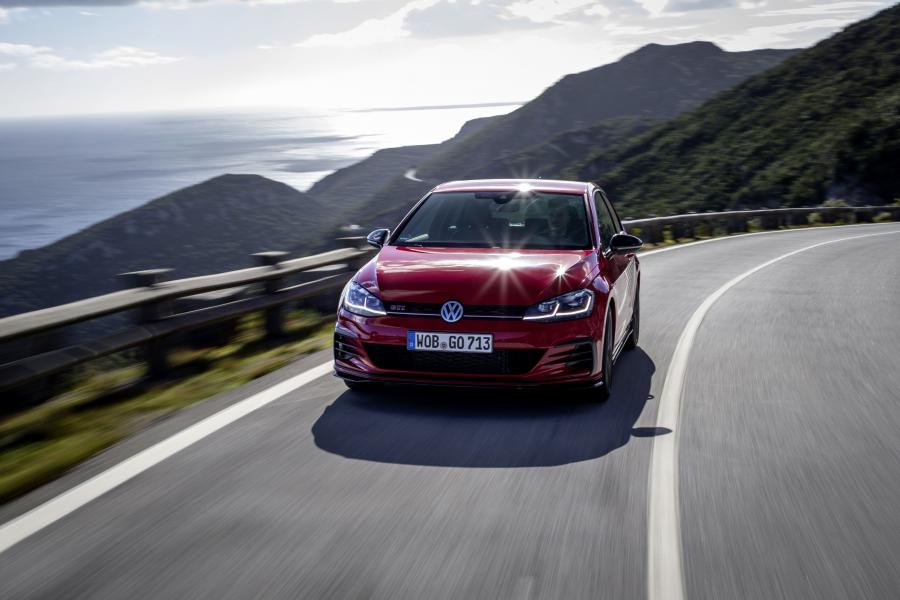  Volkswagen Golf GTI TCR 3-Door (Typ 5G) 2019 года  (WW) (фото 53 из 107)